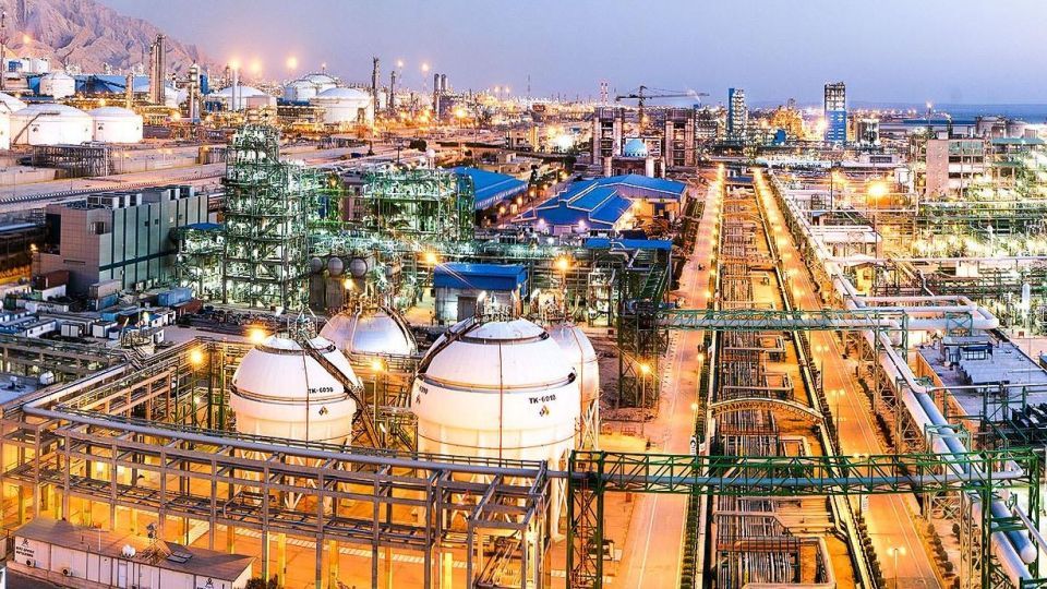 رانت ۳۰ هزار میلیارد تومانی در جیب پتروشیمیها رانت ۳۰ هزار میلیارد تومانی در جیب پتروشیمیها