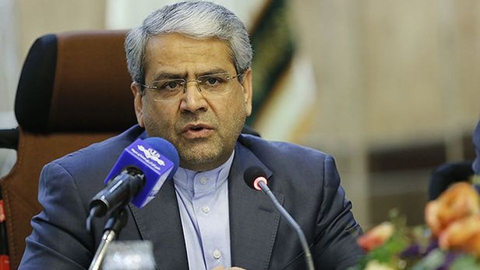 اخذ مالیات از خریداران ۲۵ سکه به بالا /کاهش مالیات تولید در دستورکار قرار گرفت اخذ مالیات از خریداران ۲۵ سکه به بالا /کاهش مالیات تولید در دستورکار قرار گرفت