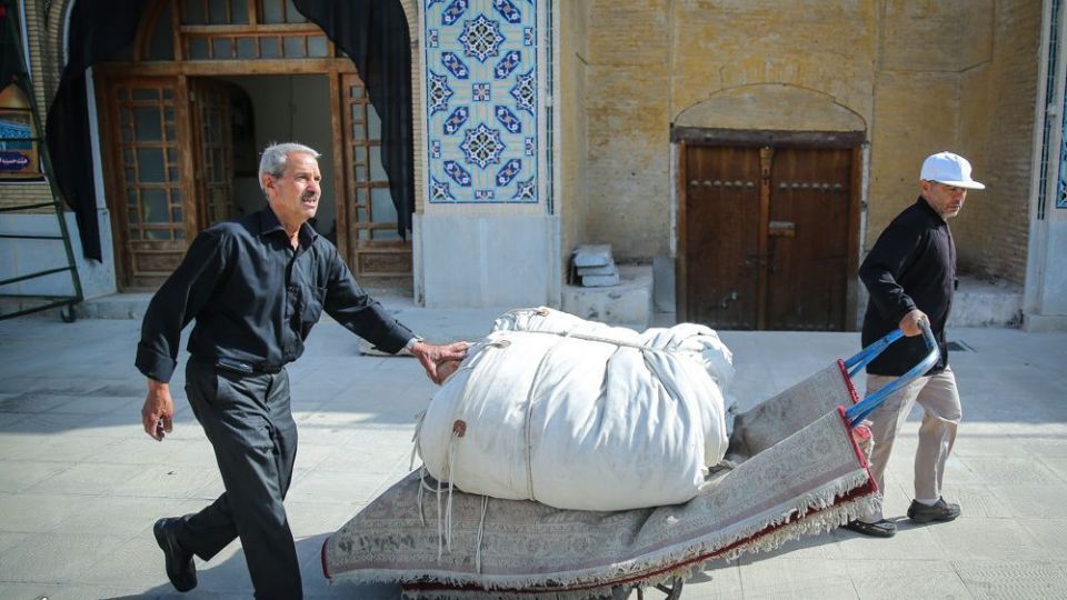 آیین برافراشتن خیمه ی حسینی در امام زاده هارونیه اصفهان