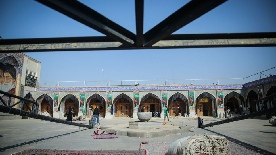 آیین برافراشتن خیمه ی حسینی در امام زاده هارونیه اصفهان