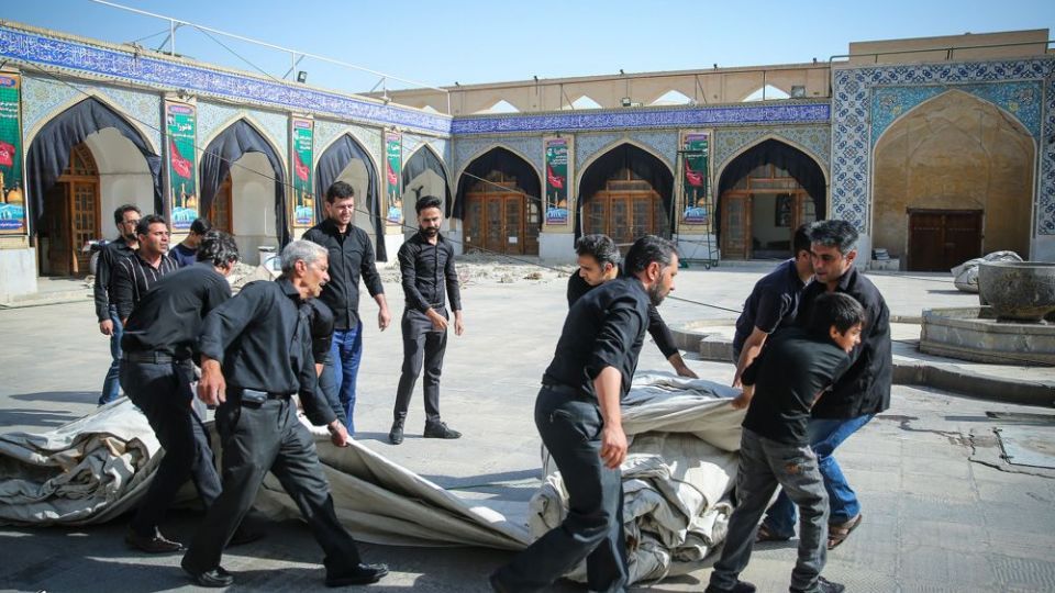 آیین برافراشتن خیمه ی حسینی در امام زاده هارونیه اصفهان