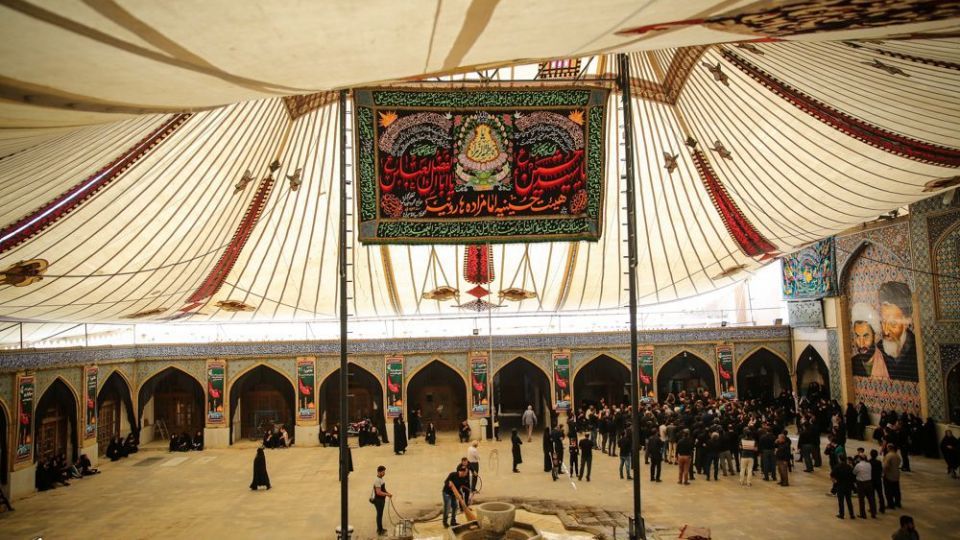 آیین برافراشتن خیمه ی حسینی در امام زاده هارونیه اصفهان