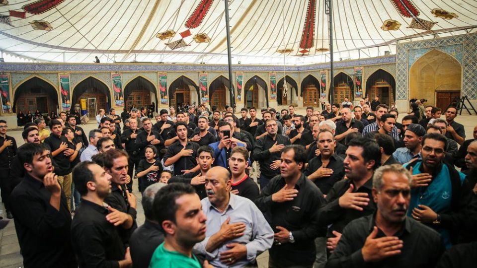 آیین برافراشتن خیمه ی حسینی در امام زاده هارونیه اصفهان