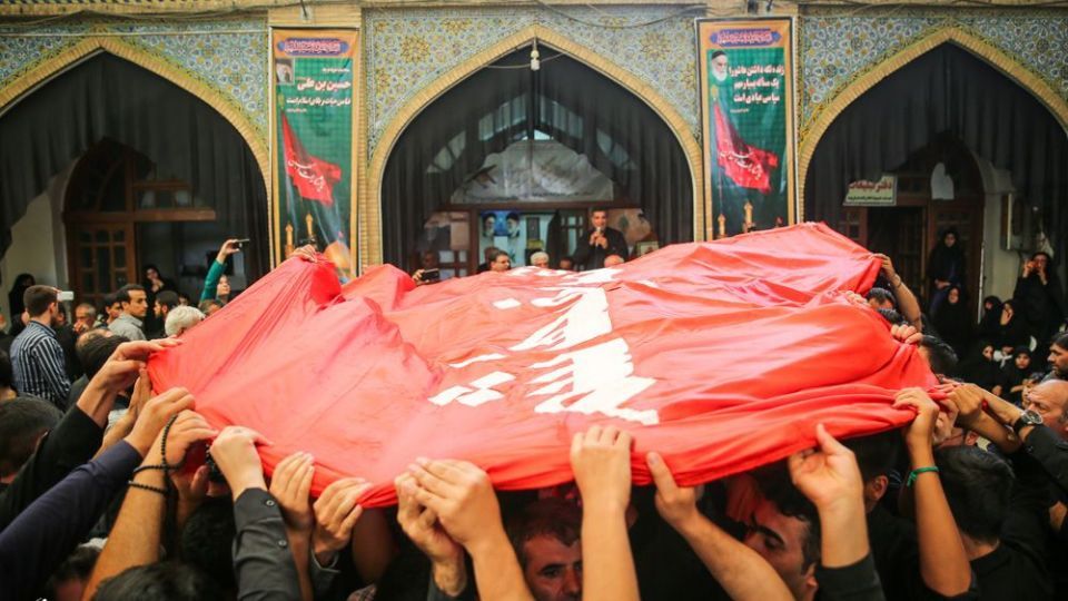 آیین برافراشتن خیمه ی حسینی در امام زاده هارونیه اصفهان