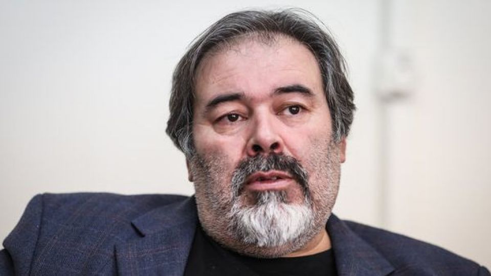 برای تابلوهای تهمینه میلانی طیفِ قیمت پیشنهاد دادم برای تابلوهای تهمینه میلانی طیفِ قیمت پیشنهاد دادم