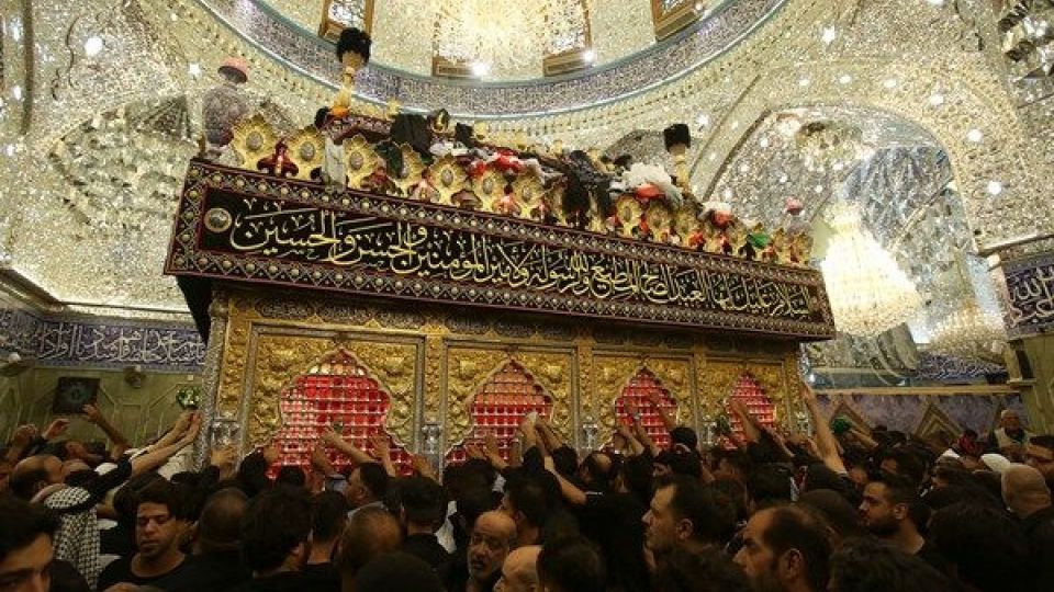 طنین فریاد «یا حسین» 3 میلیون زائر سوگوار در آسمان سرخ کربلا طنین فریاد «یا حسین» 3 میلیون زائر سوگوار در آسمان سرخ کربلا