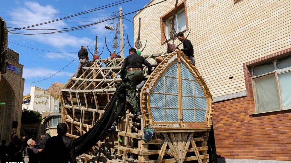 آیین سنتی نخل گردانی ۱۱محرم در شاهرود