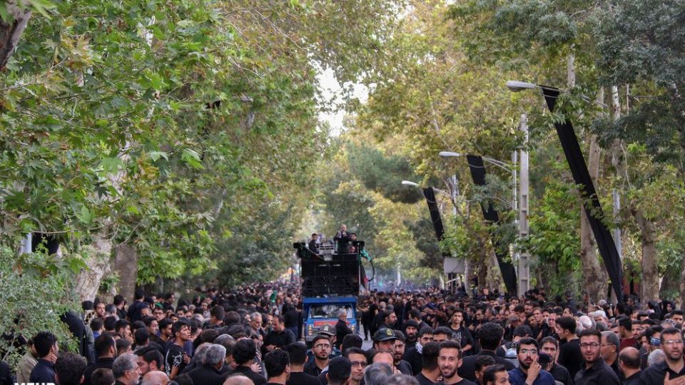 آیین سنتی نخل گردانی ۱۱محرم در شاهرود