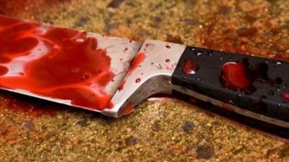 قتل پسر جوان با ضربه چاقو در گردنش