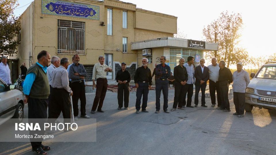 تجمع تعدادی از کشاورزان شرق اصفهان