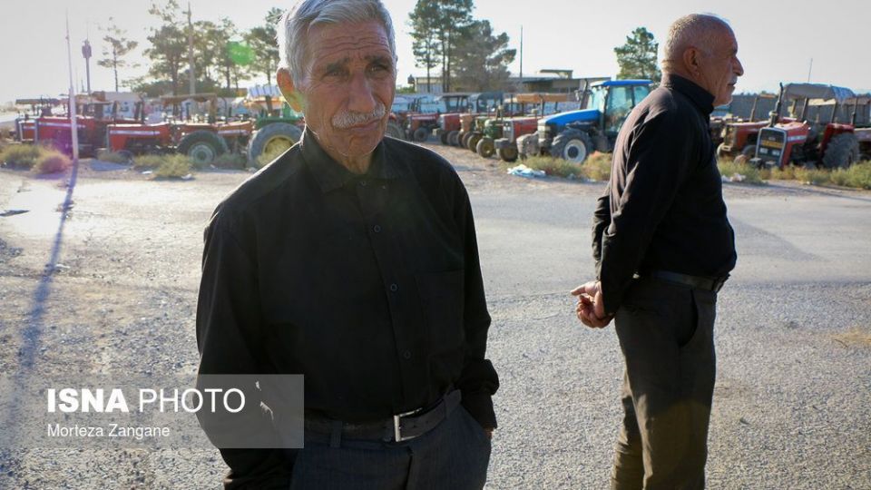 تجمع تعدادی از کشاورزان شرق اصفهان