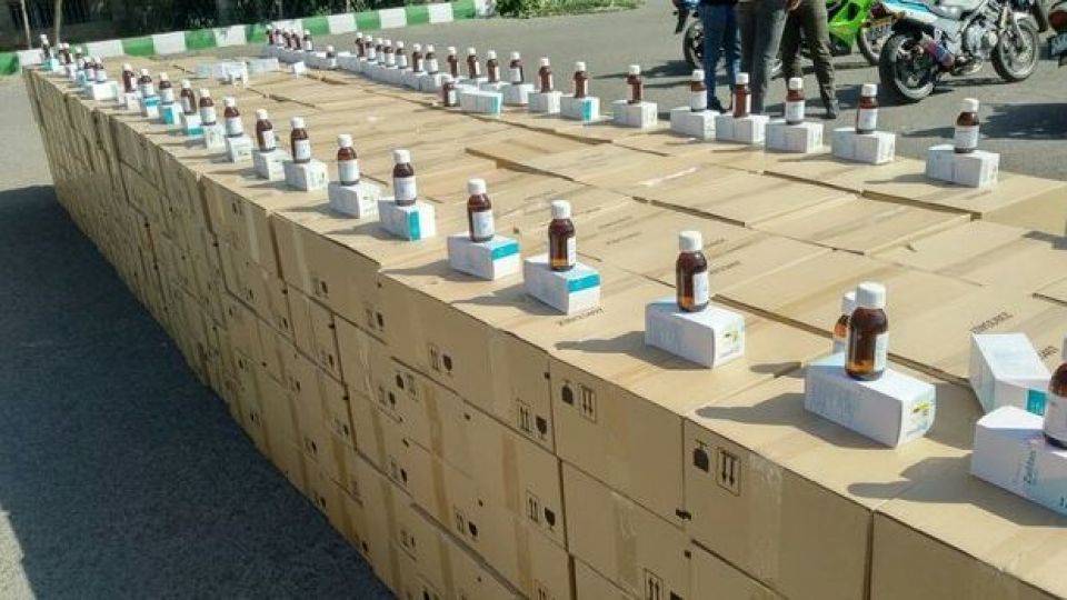 کشف محموله بزرگ شربتهای قلابی کودکان در پایتخت + عکس کشف محموله بزرگ شربتهای قلابی کودکان در پایتخت + عکس