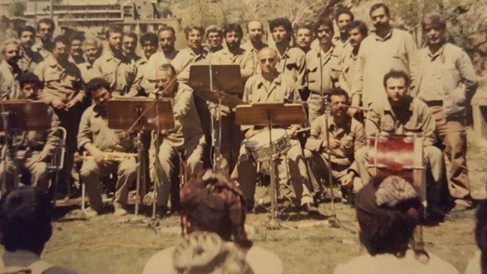 وقتی سازها در جبههها به صدا درآمدند + تصاویر وقتی سازها در جبههها به صدا درآمدند + تصاویر