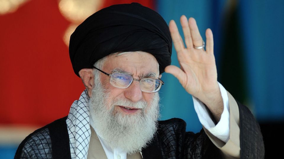 تصاویر/ حضور رهبر معظم انقلاب در همایش «خدمت بسیجیان» در ورزشگاه آزادی