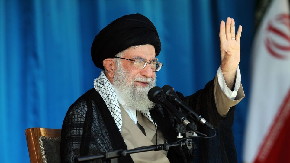 تصاویر/ حضور رهبر معظم انقلاب در همایش «خدمت بسیجیان» در ورزشگاه آزادی