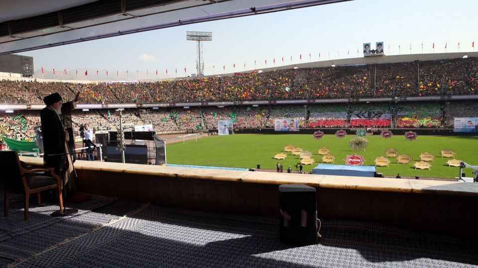 تصاویر/ حضور رهبر معظم انقلاب در همایش «خدمت بسیجیان» در ورزشگاه آزادی