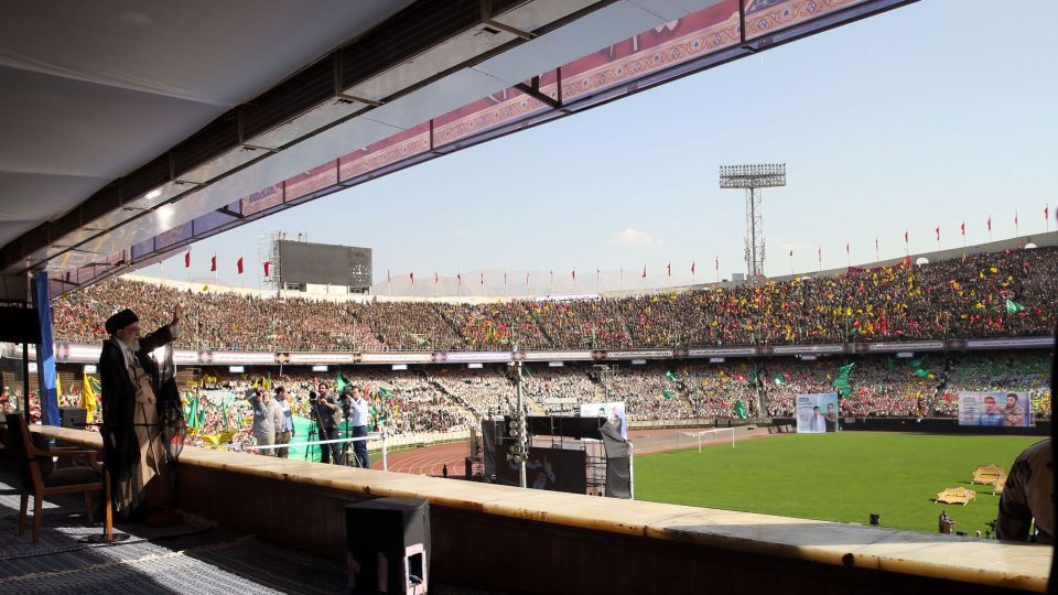 تصاویر/ حضور رهبر معظم انقلاب در همایش «خدمت بسیجیان» در ورزشگاه آزادی