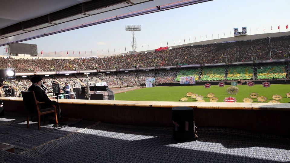 تصاویر/ حضور رهبر معظم انقلاب در همایش «خدمت بسیجیان» در ورزشگاه آزادی