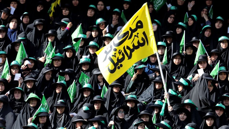 تصاویر/ حضور رهبر معظم انقلاب در همایش «خدمت بسیجیان» در ورزشگاه آزادی