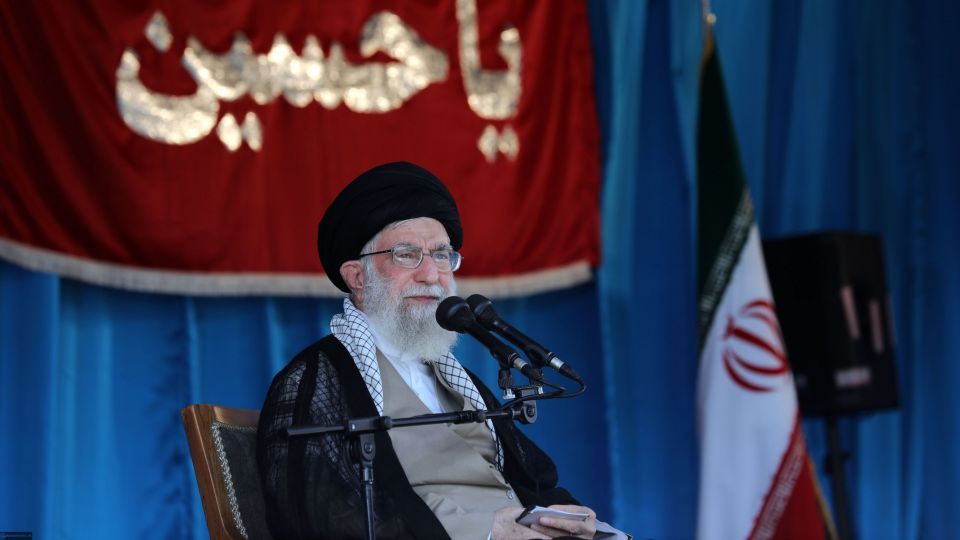 تصاویر/ حضور رهبر معظم انقلاب در همایش «خدمت بسیجیان» در ورزشگاه آزادی