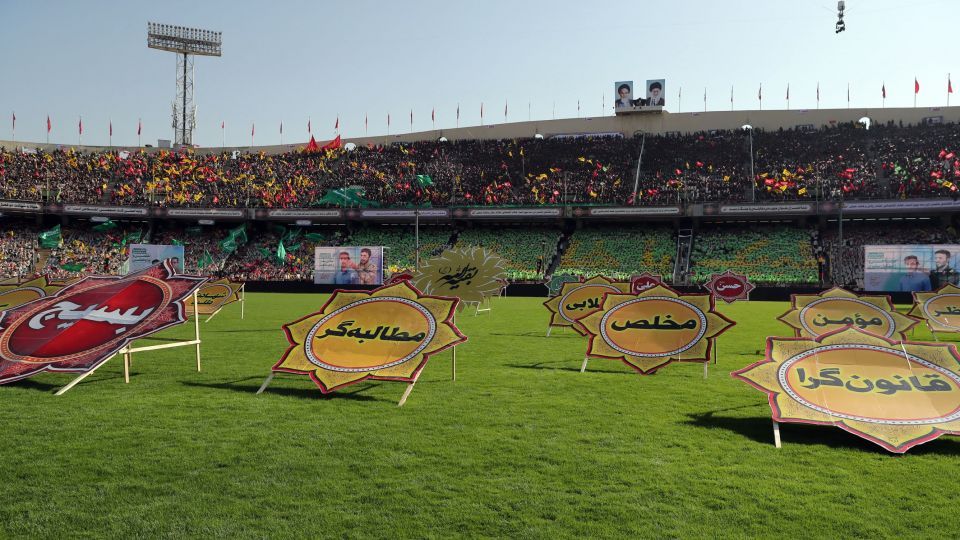 تصاویر/ حضور رهبر معظم انقلاب در همایش «خدمت بسیجیان» در ورزشگاه آزادی