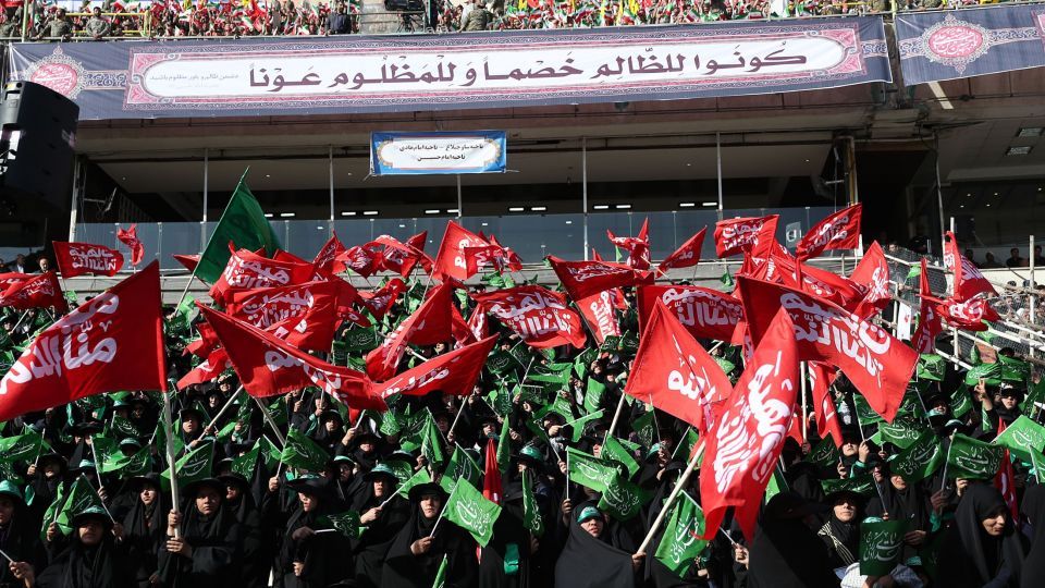 تصاویر/ حضور رهبر معظم انقلاب در همایش «خدمت بسیجیان» در ورزشگاه آزادی