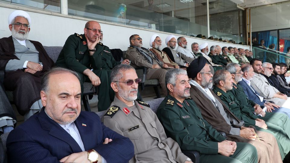 تصاویر/ حضور رهبر معظم انقلاب در همایش «خدمت بسیجیان» در ورزشگاه آزادی