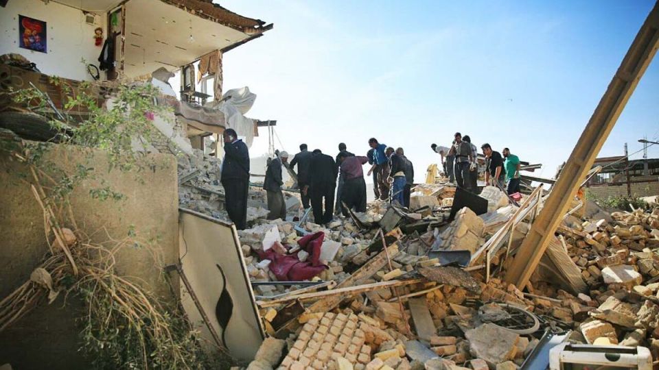 وقتی بدهی بانکی سلبریتیها با کمکهای مردمی برای زلزلهزدگان صاف میشود وقتی بدهی بانکی سلبریتیها با کمکهای مردمی برای زلزلهزدگان صاف میشود