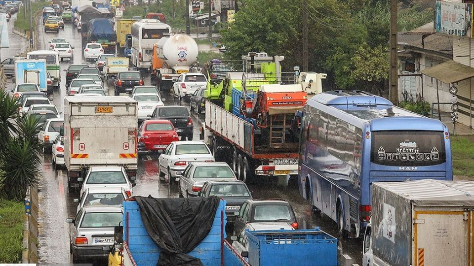 جاری شدن سیل در رودسر