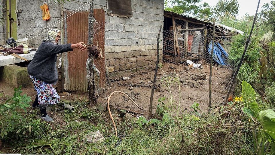 جاری شدن سیل در رودسر