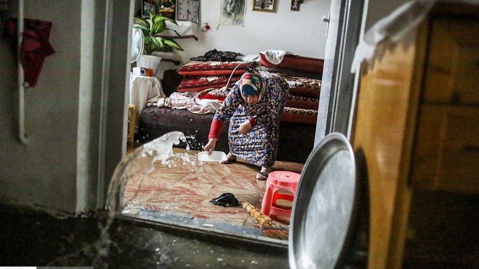 جاری شدن سیل در رودسر