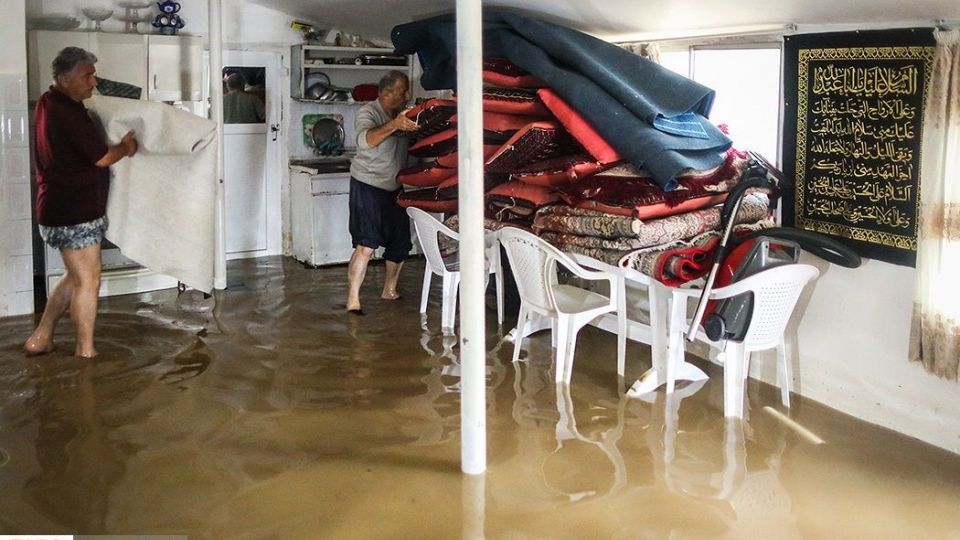 جاری شدن سیل در رودسر