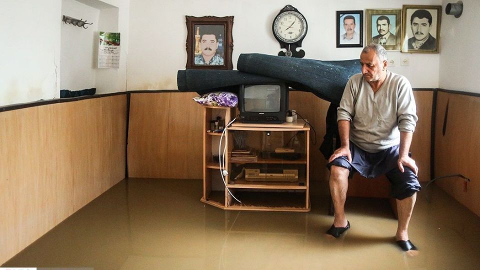 جاری شدن سیل در رودسر