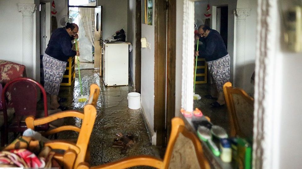 جاری شدن سیل در رودسر