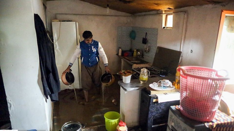 جاری شدن سیل در رودسر