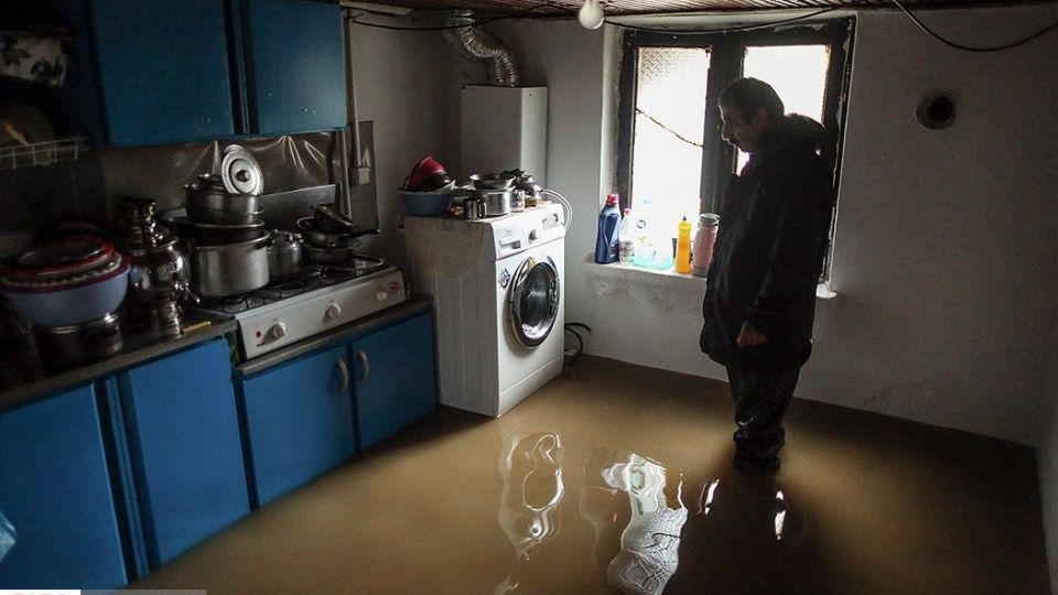 جاری شدن سیل در رودسر