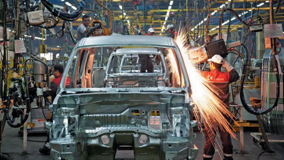 شائبه وام داربودن برخی از نمایندگان به خودروسازان جدی است/ عملکرد شورای رقابت در کاهش انحصار دولتی مورد سوال است شائبه وام داربودن برخی از نمایندگان به خودروسازان جدی است/ عملکرد شورای رقابت در کاهش انحصار دولتی مورد سوال است