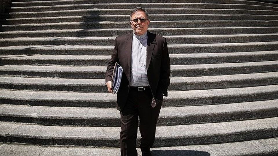 آقای سیف لطفا فرافکنی نکنید! آقای سیف لطفا فرافکنی نکنید!