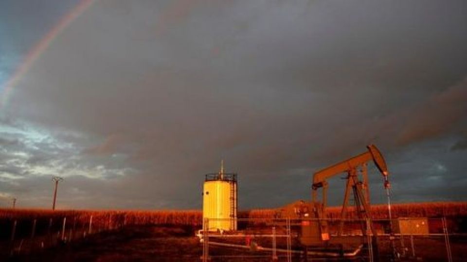 پیشبینی نفت ۱۰۰ دلاری پیشبینی نفت ۱۰۰ دلاری