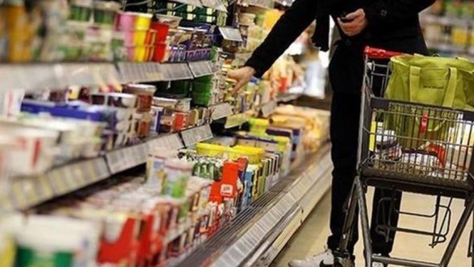 افزایش ۳۰ تا ۵۰ درصد قیمت کالاهای اساسی افزایش ۳۰ تا ۵۰ درصد قیمت کالاهای اساسی