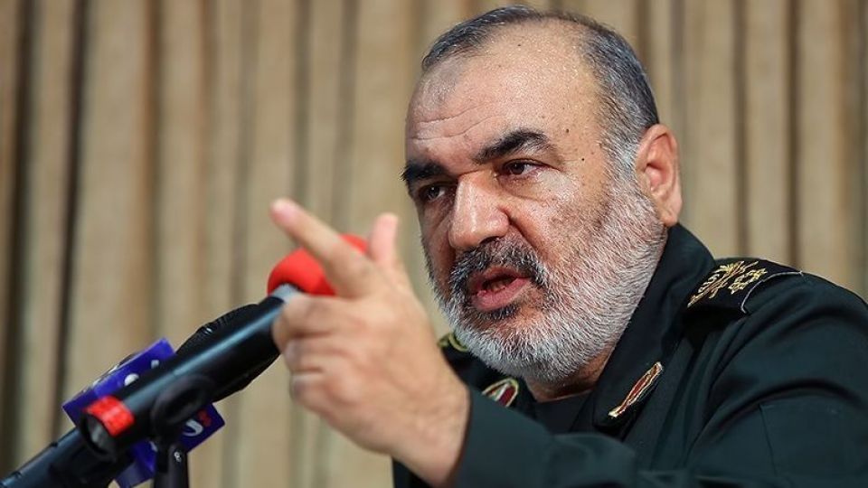 سردار سلامی: در هر نقطه منافع دشمن را ویران میکنیم سردار سلامی: در هر نقطه منافع دشمن را ویران میکنیم