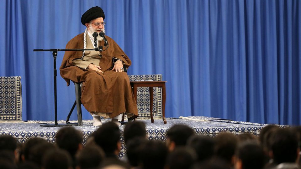 رهبر انقلاب: برنامه دشمن، تصویرسازی غلط از ایران؛ در این جنگ پیروز خواهیم شد/ نگاه به غرب و اروپا جز معطل ماندن و منت کشیدن فایده ای ندارد رهبر انقلاب: برنامه دشمن، تصویرسازی غلط از ایران؛ در این جنگ پیروز خواهیم شد/ نگاه به غرب و اروپا جز معطل ماندن و منت کشیدن فایده ای ندارد