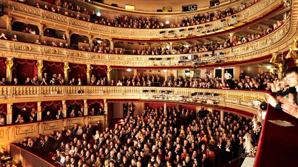 تئاتر لاکچری؛ خودکرده را تدبیر نیست تئاتر لاکچری؛ خودکرده را تدبیر نیست