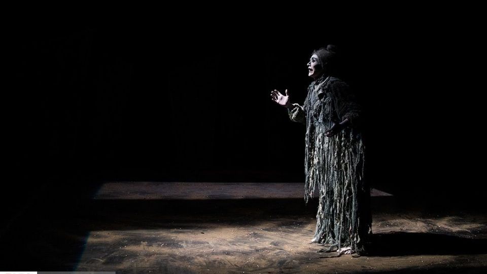 نمایش «مده‌آ» 