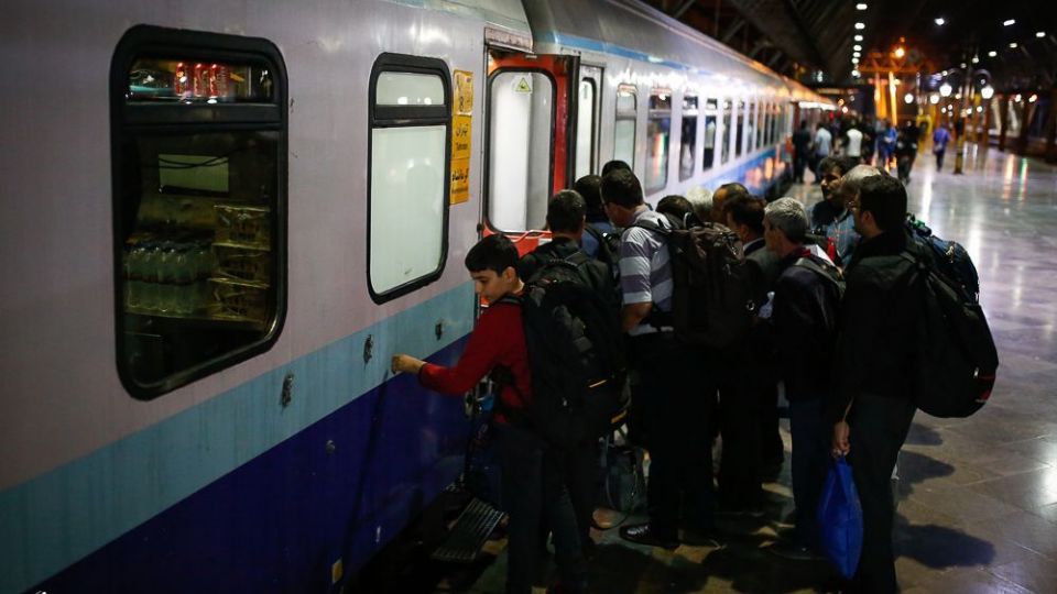 اعزام اولین گروه زائرین اربعین از راه آهن تهران