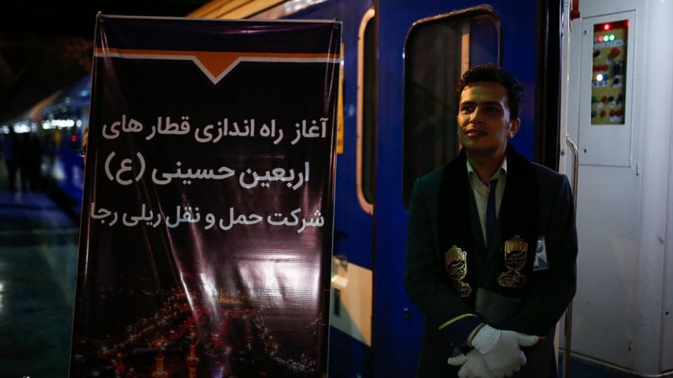 اعزام اولین گروه زائرین اربعین از راه آهن تهران