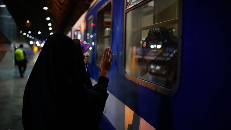 اعزام اولین گروه زائرین اربعین از راه آهن تهران