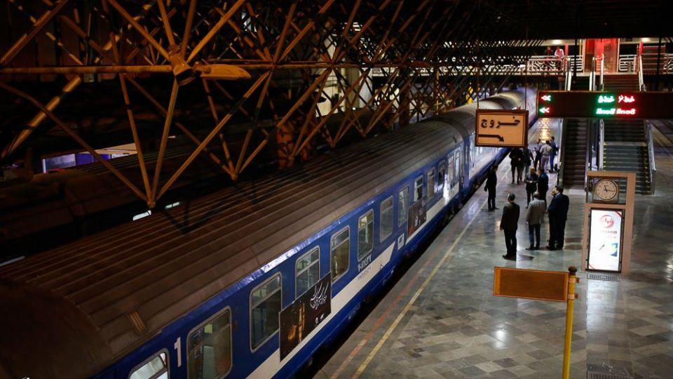 اعزام اولین گروه زائرین اربعین از راه آهن تهران