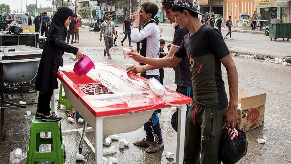 عزاداران زائرین اربعین حسینی در شهر سماوه