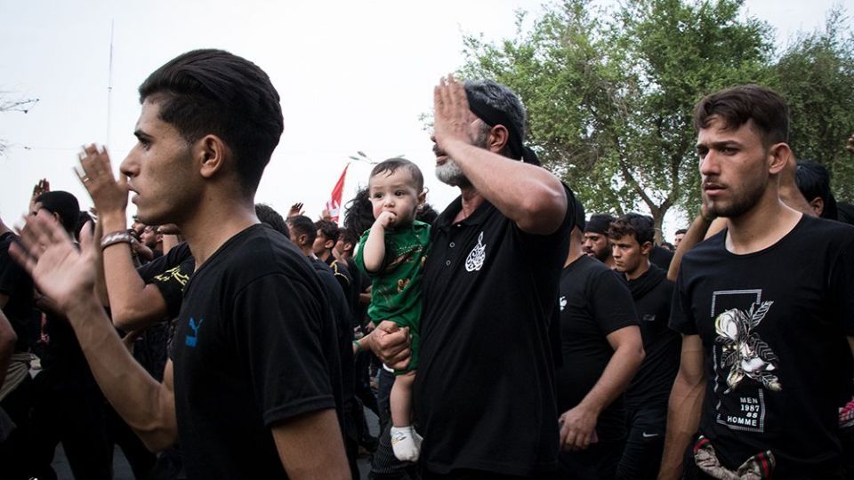 عزاداران زائرین اربعین حسینی در شهر سماوه